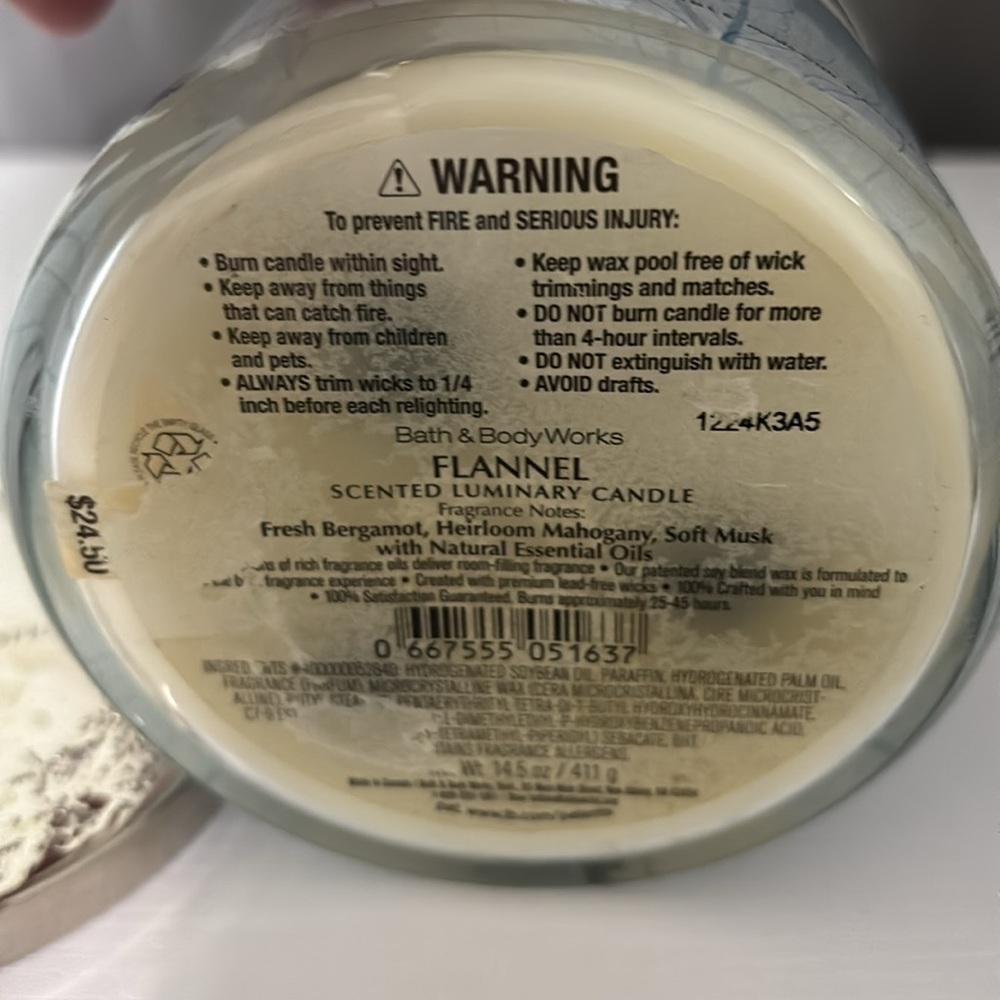 Bath & Body Works Flannel Candle - Blue and Silver - Picture 3 of 3